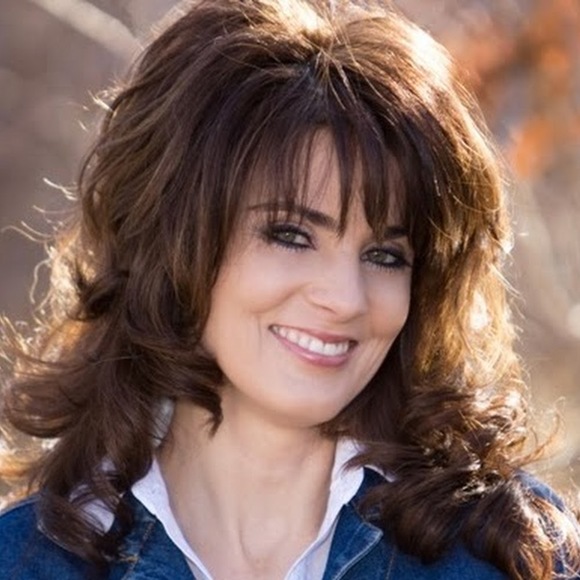 Meet your Posher, Rachel - Picture 1 of 1